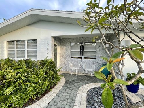 1282 Illinois Dr, NAPLES, FL, 34103-3851 | Card Image