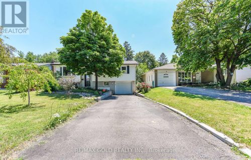 18 Drury Cres, Brampton, ON, L6T1L2 | Card Image