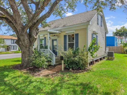4201 Avenue R, Galveston, TX, 77550-6920 | Card Image
