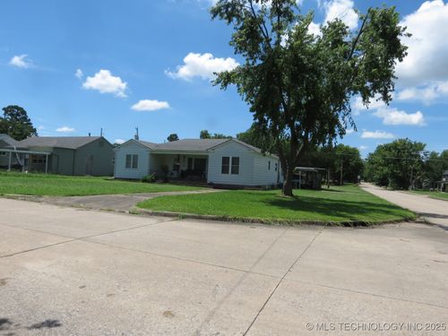 800 E Delaware Ave, McAlester, OK, 74501-5506 | Card Image