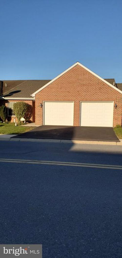 125 Blackbird Ln, SHIPPENSBURG, PA, 17257-9584 | Card Image