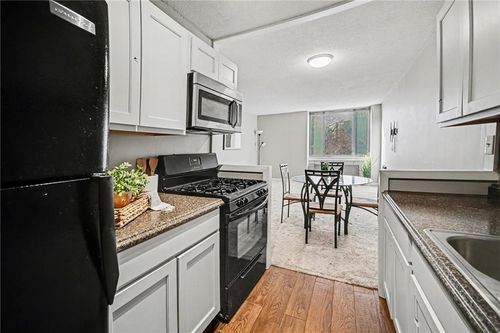 4n-600 E 8th St, Kansas City, MO, 64106-1619 | Card Image