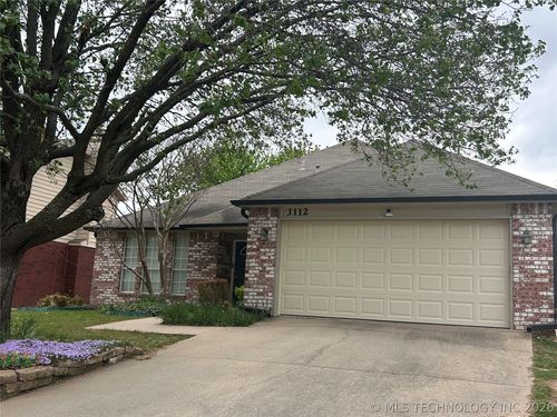1112 Willow Ave, Broken Arrow, OK, 74012-8506 | Card Image
