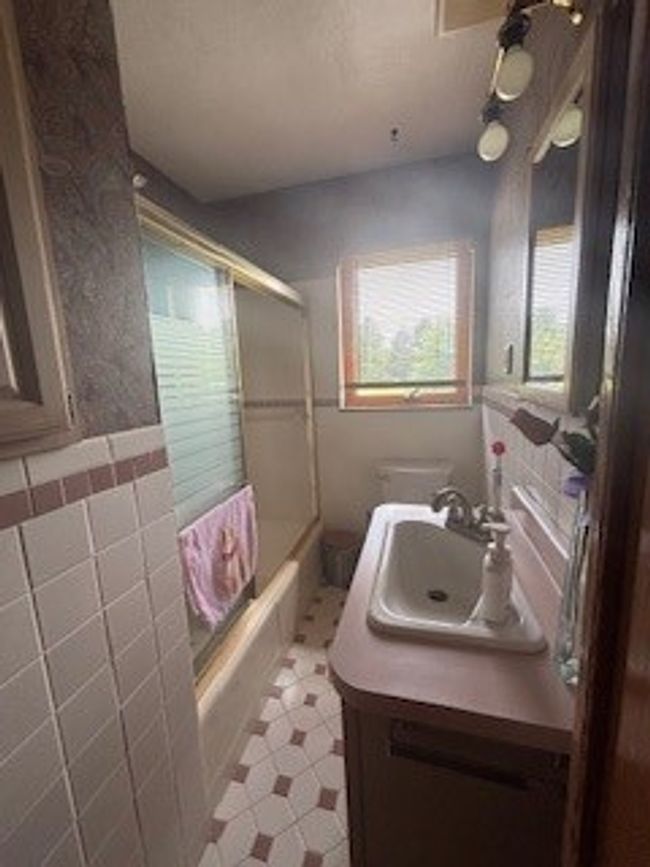 798 Hecla Road, House other with 3 bedrooms, 2 bathrooms and 2 parking in Mt. Pleasant Twp - Wml PA | Image 13