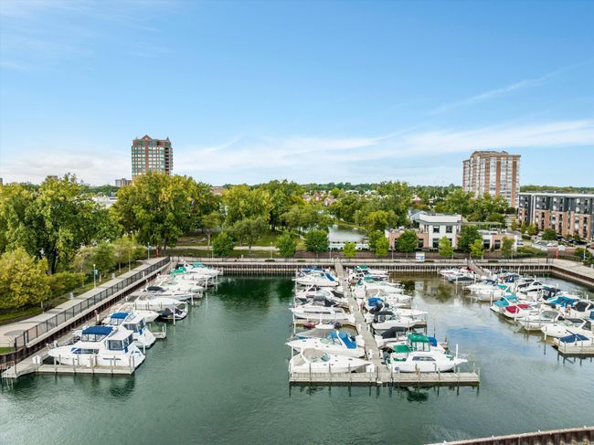 APT-1107 - 250 E Harbortown Dr, Condo with 2 bedrooms, 2 bathrooms and null parking in Detroit MI | Image 27