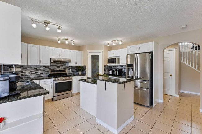 74 Weston Green Sw, House other with 4 bedrooms, 4 bathrooms and 4 parking in Calgary AB | Image 7