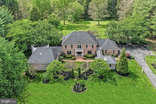 124 Round Hill Rd, Kennett Square, PA, 19348-2608 | Card Image