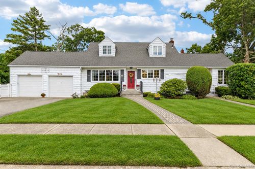 99 Harmony Dr, Massapequa Park, NY, 11762-3004 | Card Image