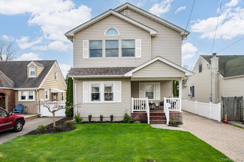 38 Orchard St, Merrick, NY, 11566-1608 | Card Image