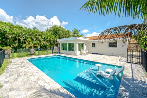 450 Ne 38th Street, Boca Raton, FL, 33431 | Card Image