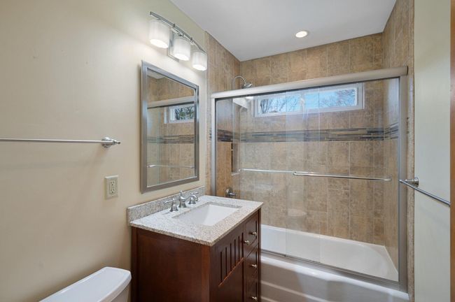Main floor full bath | Image 14