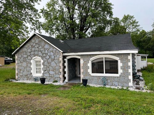 318 W Front St, New Holland, OH, 43145-9600 | Card Image