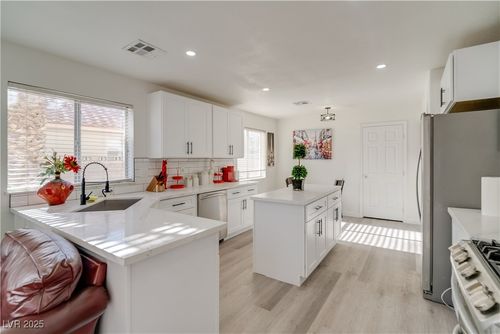 1100 Meridian Bay Dr, Las Vegas, NV, 89128-1625 | Card Image