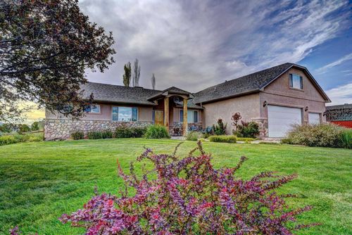 927 21 Rd, Fruita, CO, 81521-9318 | Card Image