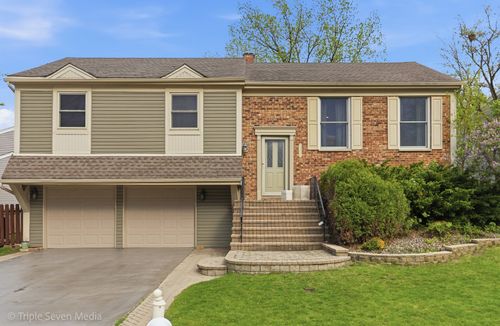 2109 Hitching Post Ln, Schaumburg, IL, 60194-3809 | Card Image