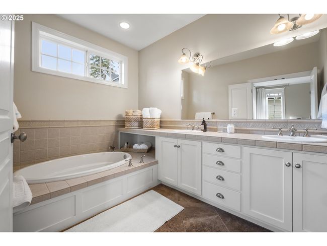 2115 Fircrest Dr, House other with 4 bedrooms, 3 bathrooms and 2 parking in West Linn OR | Image 17