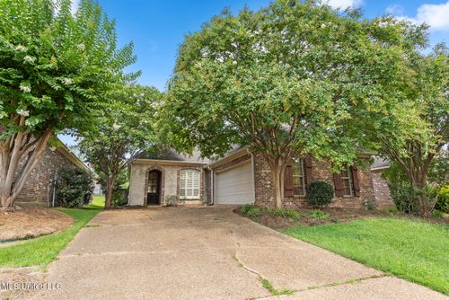 211 Lake Harbour Lndg, Ridgeland, MS, 39157-2876 | Card Image
