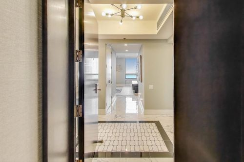 apt-3703-180 E Pearson St, CHICAGO, IL, 60611-2118 | Card Image