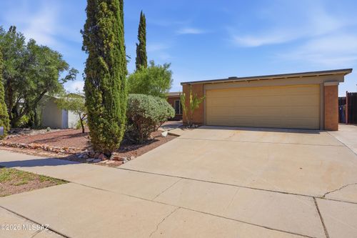 2891 W Saint Tropaz Ave, Tucson, AZ, 85713-1061 | Card Image