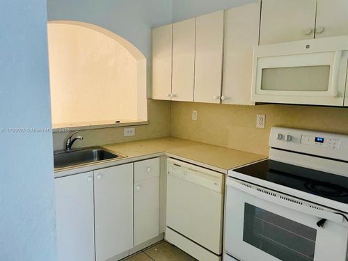 unit-202-940 Ne 34th Ave, Homestead, FL, 33033-5346 | Card Image