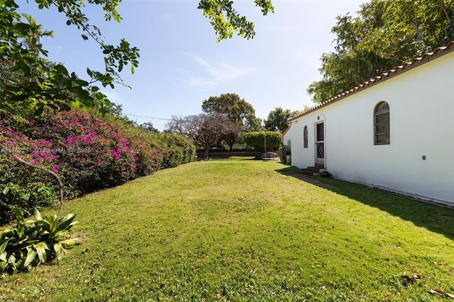 485 Ne 96 Th St, House other with 4 bedrooms, 3 bathrooms and null parking in Miami Shores FL | Image 9