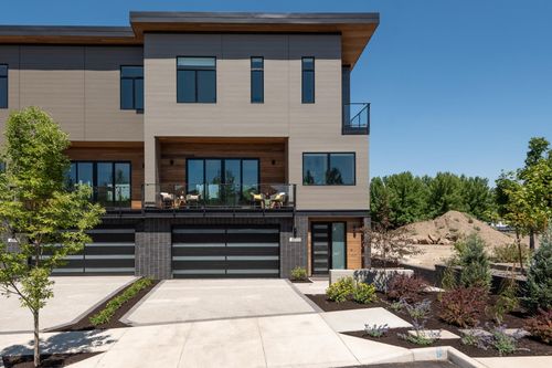 212 Sw Log Ct, Bend, OR, 97702-3929 | Card Image