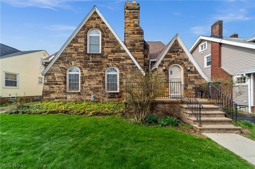 6098 Manchester Rd, Parma, OH, 44129-4532 | Card Image