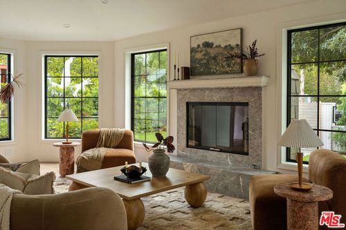 851 Dickson St, Marina del Rey, CA, 90292-5510 | Card Image