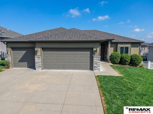 3120 Rawhide Dr, Lincoln, NE, 68507-9450 | Card Image