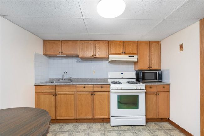 70 Silver Spring Ave, House other with 3 bedrooms, 1 bathrooms and 6 parking in Riverside RI | Image 28