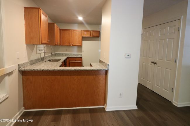 2008 W Market St, House other with 3 bedrooms, 2 bathrooms and null parking in Louisville KY | Image 6