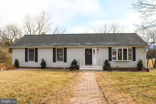 88 Cecelia St, Toms Brook, VA, 22660-2043 | Card Image