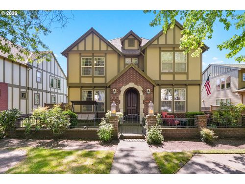 12026 Sw Surrey St, Wilsonville, OR, 97070-7377 | Card Image