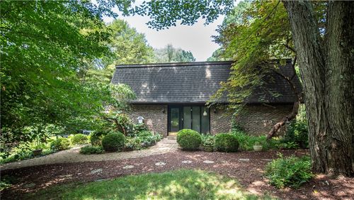 121 Finnin Rd, New Kensington, PA, 15068-6801 | Card Image