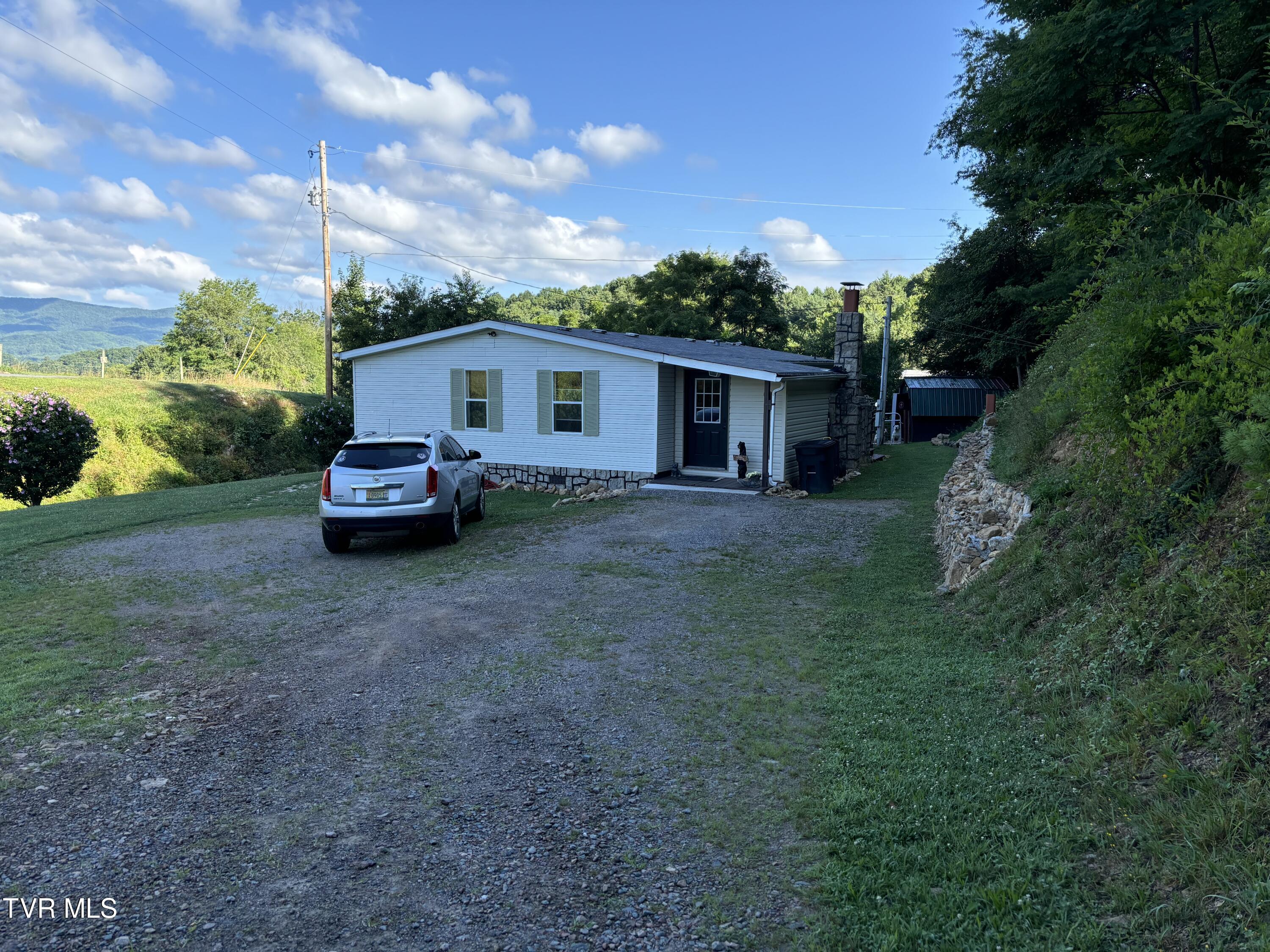Maple St, Mountain City, TN 37683