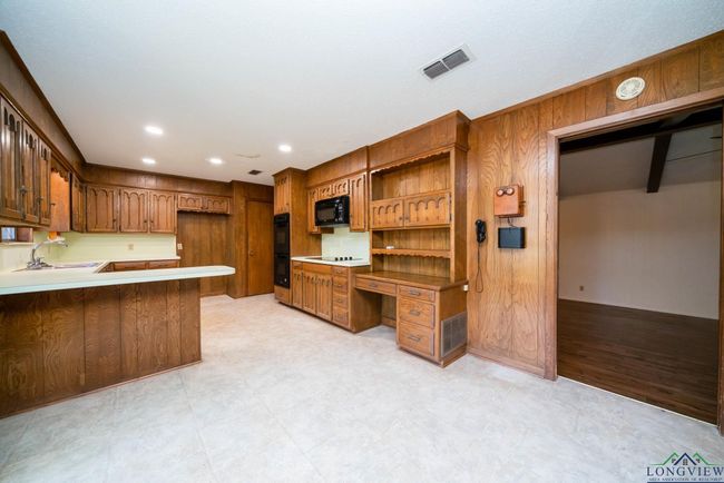 107 Tulip St, House other with 3 bedrooms, 3 bathrooms and null parking in White Oak TX | Image 29