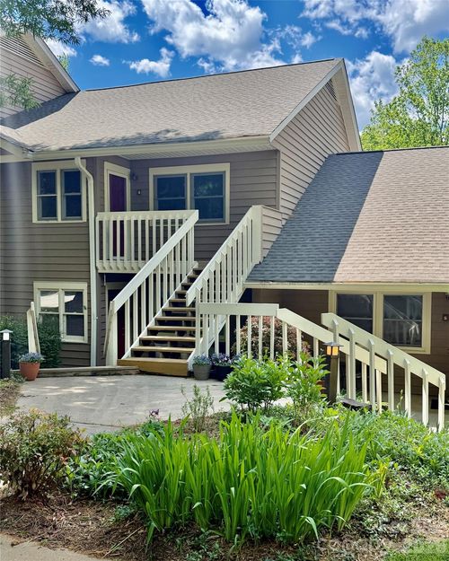 8 Creekside Ln, Asheville, NC, 28803-9576 | Card Image