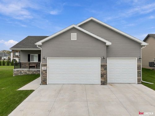 1206 Kantor Ln, Hickman, NE, 68372-2100 | Card Image