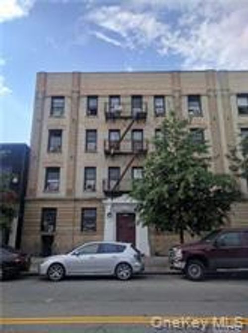 3552 Steinway Street, New York, NY, 11101 | Card Image