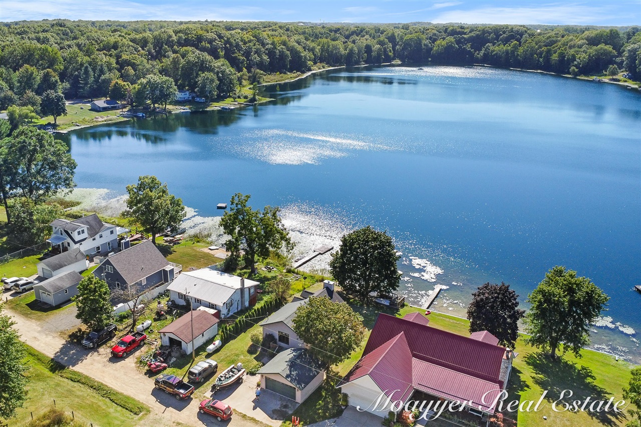 Lake 16 Dr, Allegan, MI 49010