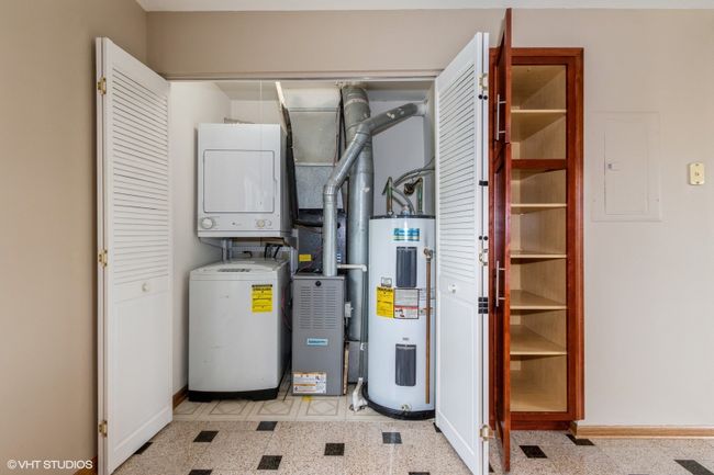 APT-5 - 1752 Eastwood Ct, Condo with 2 bedrooms, 1 bathrooms and 2 parking in Schaumburg IL | Image 10