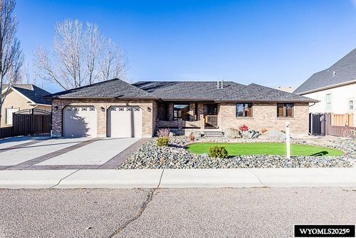 516 Oak Creek Dr, Rock Springs, WY, 82901-4387 | Card Image