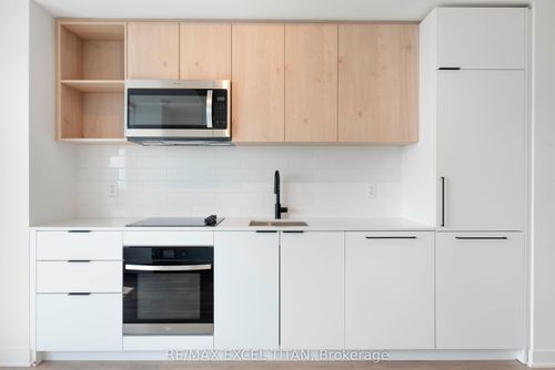 1201-1185 Dupont Street, Toronto, ON, M6H0G5 | Card Image