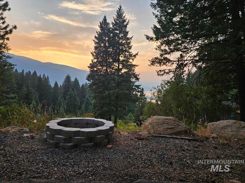 507 Collier View Rd, Cascade, ID, 83611-5031 | Card Image