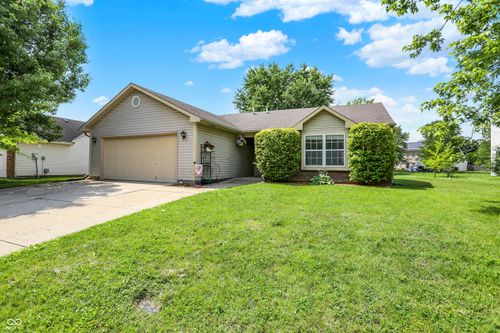 902 Helm Dr, Avon, IN, 46123-9631 | Card Image