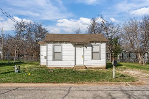 313 Hallvale Dr, Fort Worth, TX, 76108-1504 | Card Image