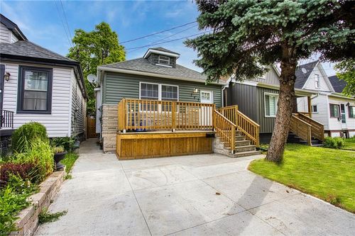 143 Mcanulty Blvd, Hamilton, ON, L8H3H6 | Card Image
