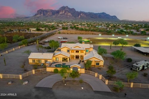 1527 N Wickiup Rd, Apache Junction, AZ, 85119-3052 | Card Image