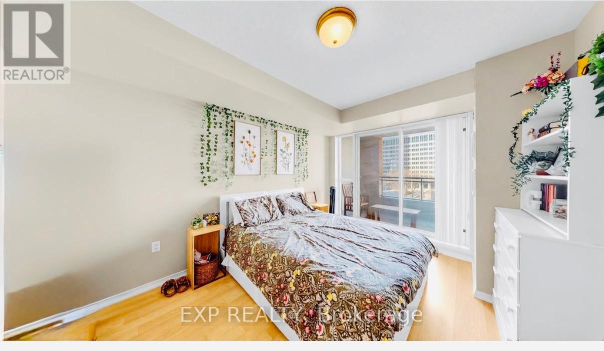 Residential in Toronto (Bay Street Corridor) 3
