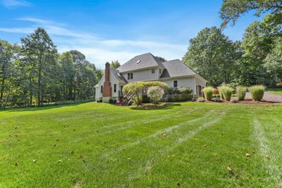 580 Rolling Hills Drive, House other with 5 bedrooms, 3 bathrooms and 2 parking in Fairfield CT | Image 3